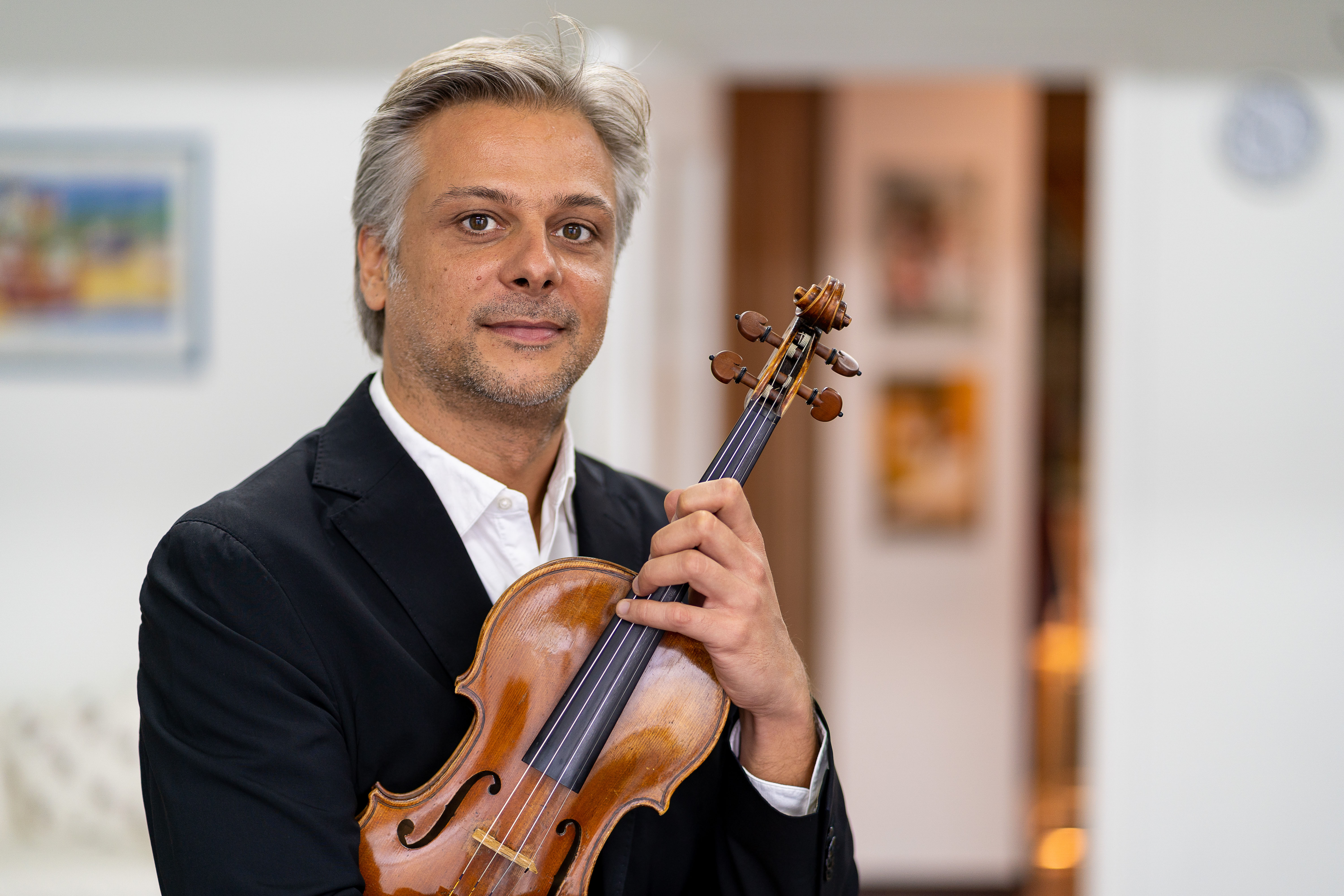 Peter Daniš — Violin